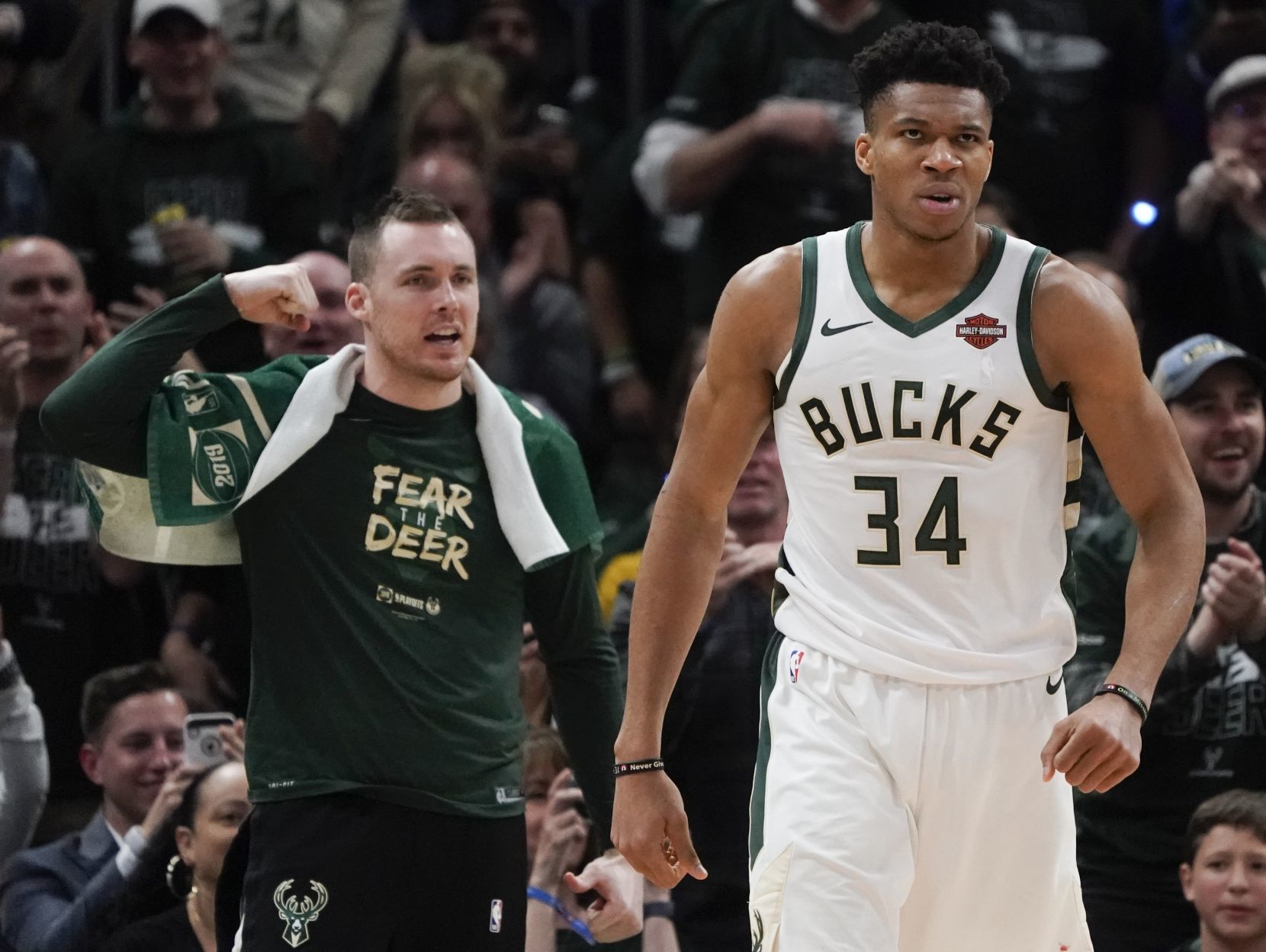 Bucks 125, Raptors 103